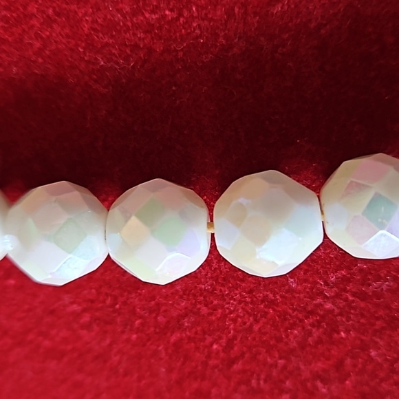 Vintage Milk Glass Iridescent Faceted 16" Necklace - Picture 5 of 8